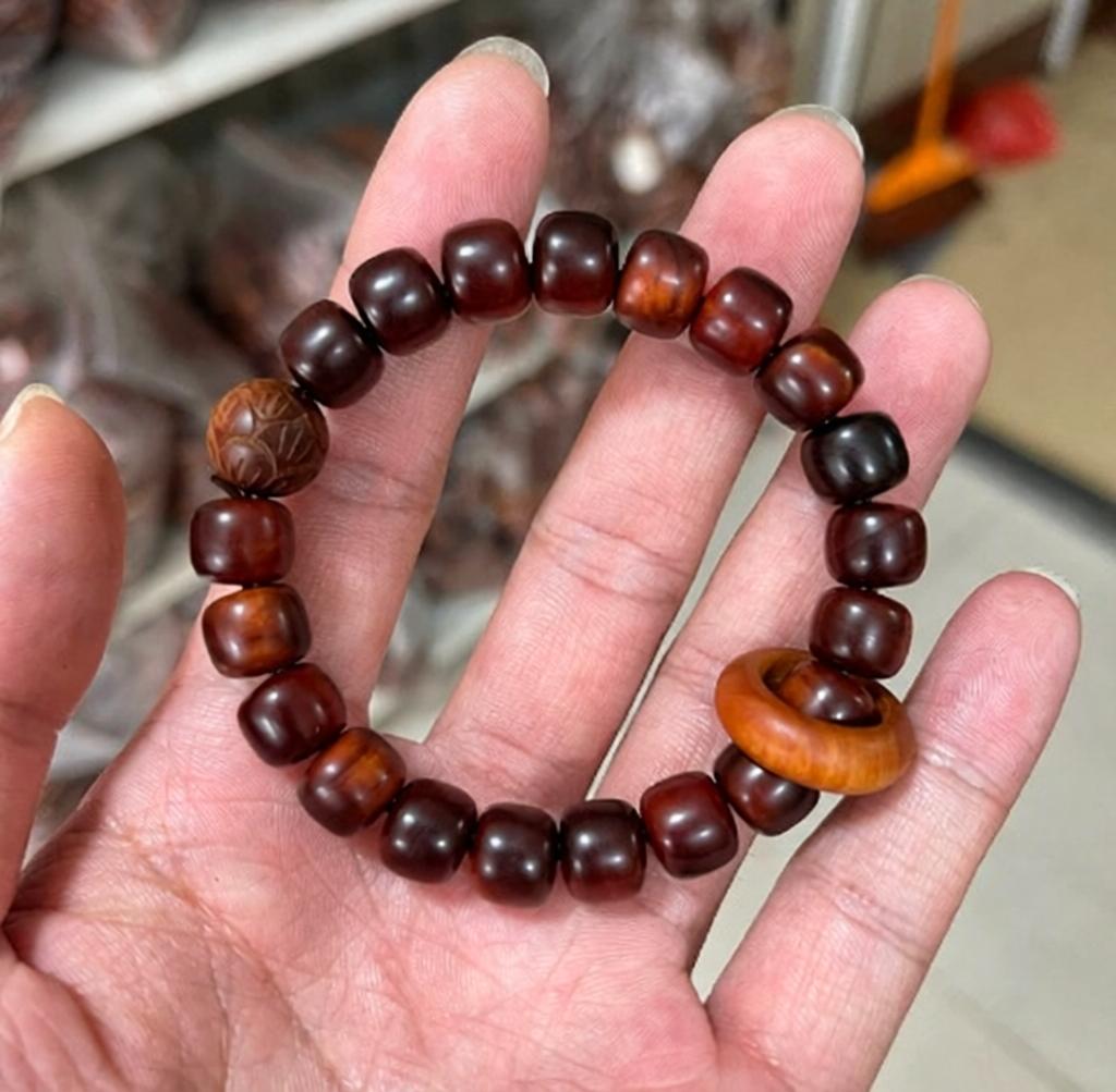 Taihang Aged Cedar Lotus Bead Bracelet with Floating Ring