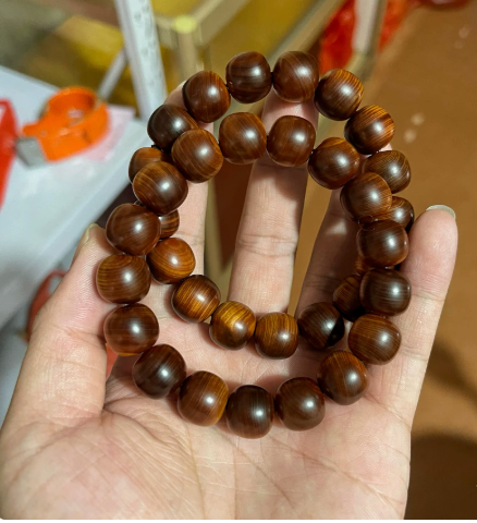 Taihang Aged Cedar Black Oil Vintage Barrel Bead Bracelet, 13mm×14mm, 17 Beads