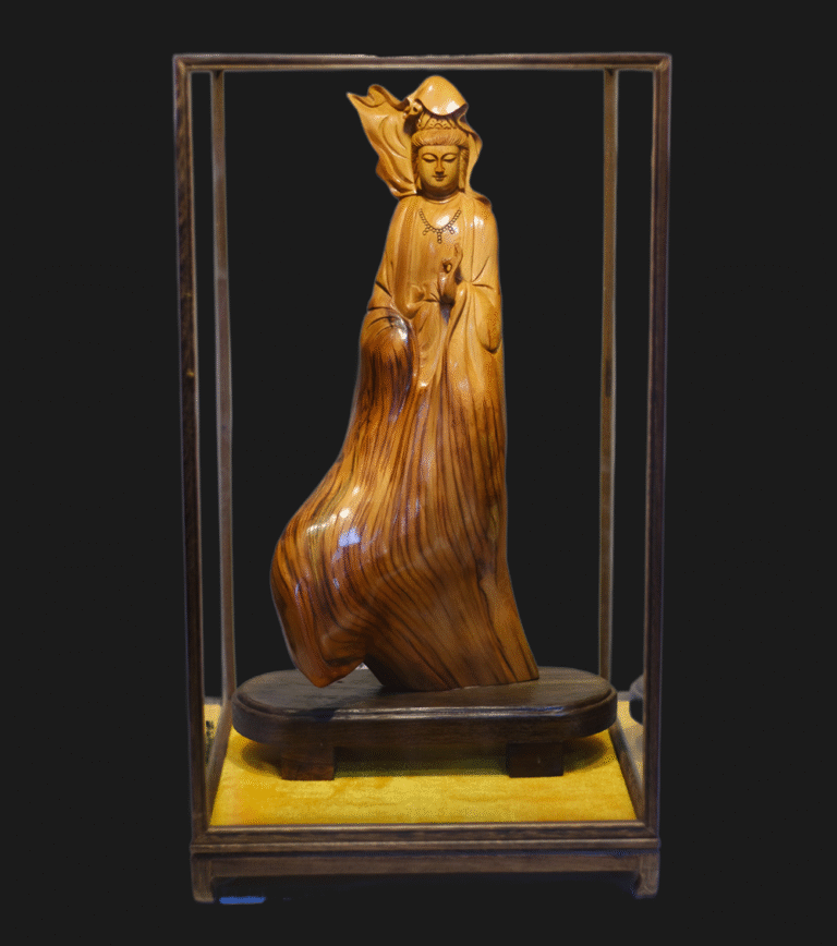 Taihang Yabai Cedar Wood Carved Guanyin Statue Artwork