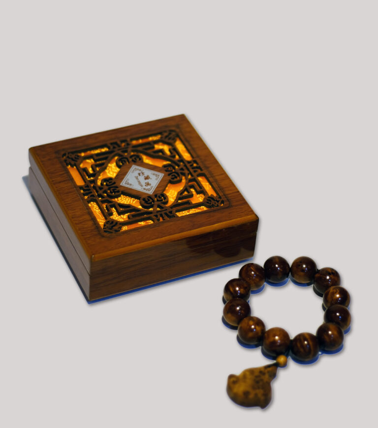 Taihang Yabai Unique Cultural Wood Bead Bracelet